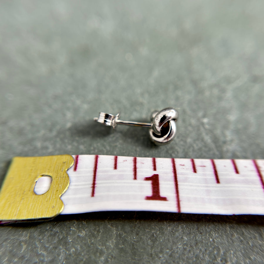 Knot Studs, 6.5mm