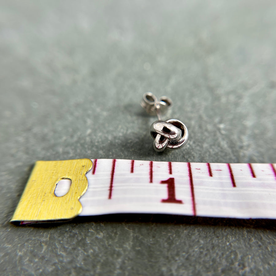 Knot Studs, 6.5mm