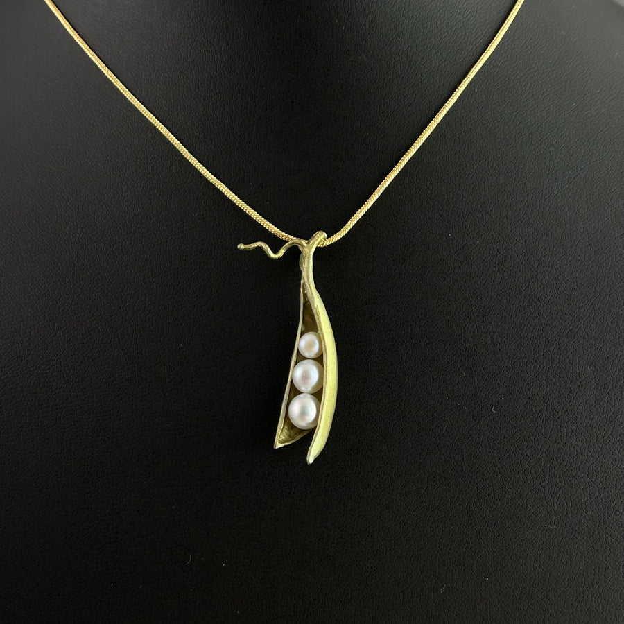 Pea Pod Necklace